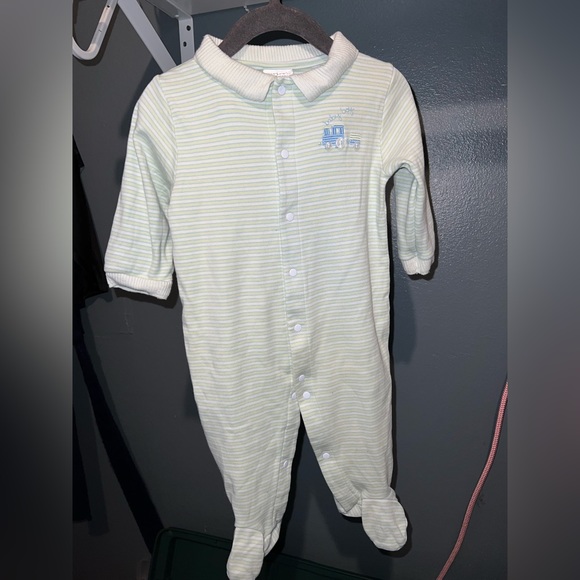 Carters classic footie onesies size 3-6m [C-21] - Picture 4 of 5